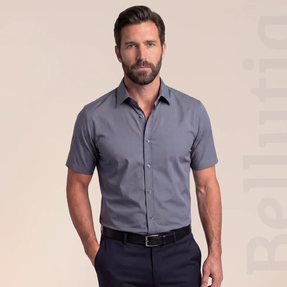 Chemise Ajustée à Manches Courtes