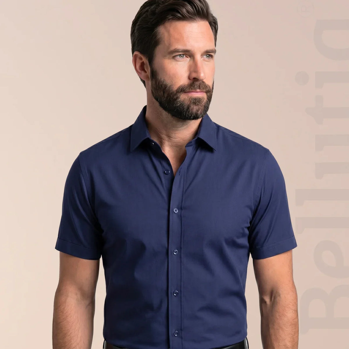 Chemise Ajustée à Manches Courtes
